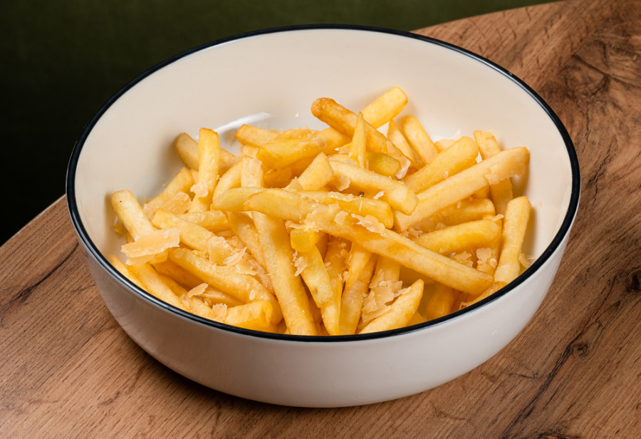 Картофель фри с пармезаном и трюфельным маслом